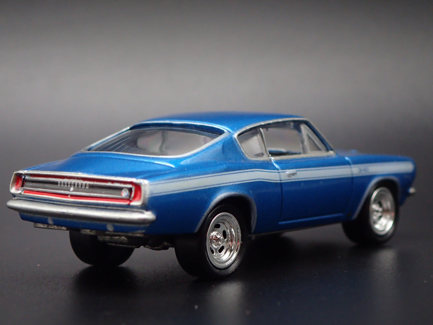 1969 69 PLYMOUTH BARRACUDA FASTBACK BLUE 1:64 SCALE DIORAMA DIECAST MODEL CAR