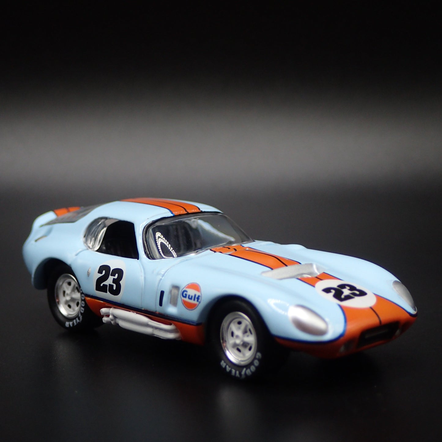 1965 65 SHELBY COBRA DAYTONA COUPE GULF OIL 1:64 SCALE DIORMA DIECAST MODEL CAR