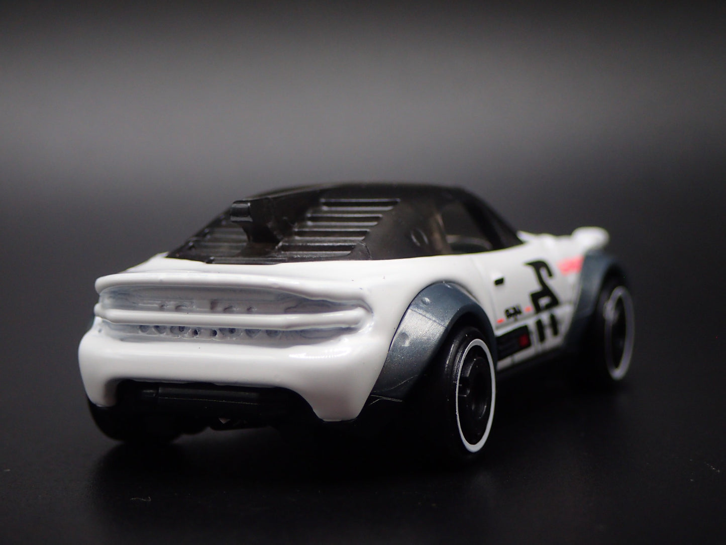 2015-2025 MAZDA MX5 MIATA CONVERTIBLE ND 1:64 SCALE DIORAMA DIECAST MODEL CAR