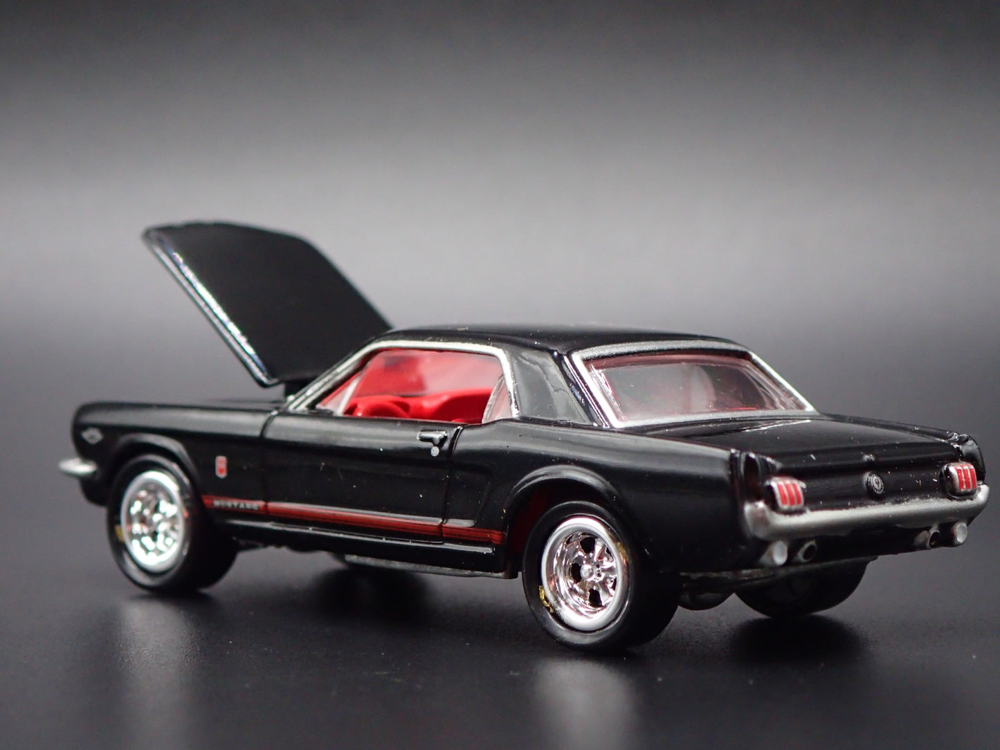1965 65 FORD MUSTANG GT COUPE BLACK RARE 1:64 SCALE DIORAMA DIECAST MODEL CAR