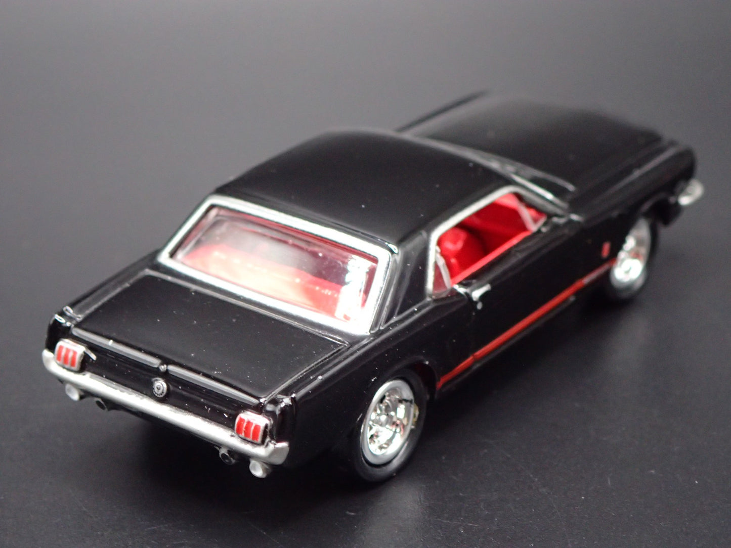 1965 65 FORD MUSTANG GT COUPE BLACK RARE 1:64 SCALE DIORAMA DIECAST MODEL CAR
