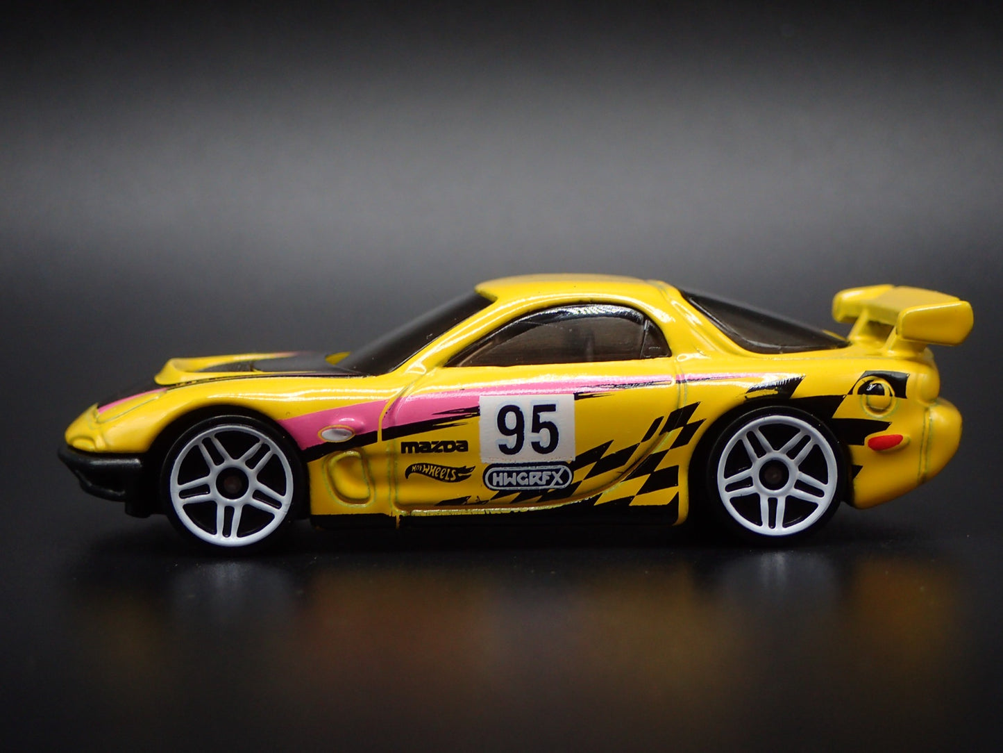 1992-2002 MAZDA RX7 JDM DRIFT 1:64 SCALE COLLECTIBLE DIORAMA DIECAST MODEL CAR
