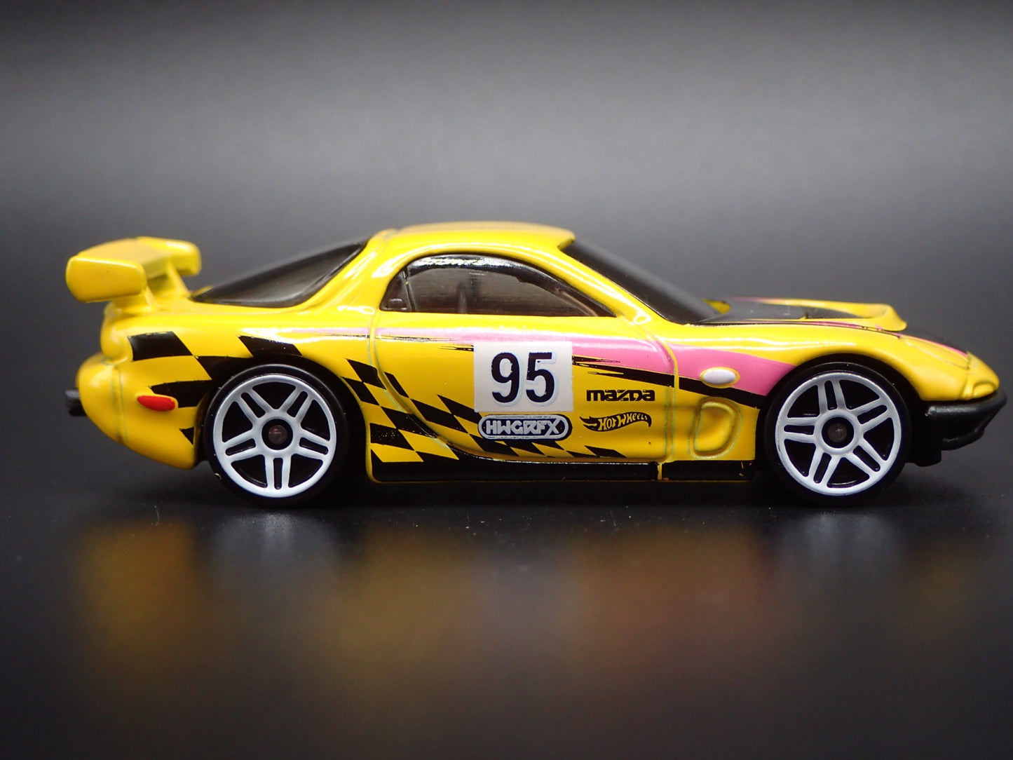 1992-2002 MAZDA RX7 JDM DRIFT 1:64 SCALE COLLECTIBLE DIORAMA DIECAST MODEL CAR