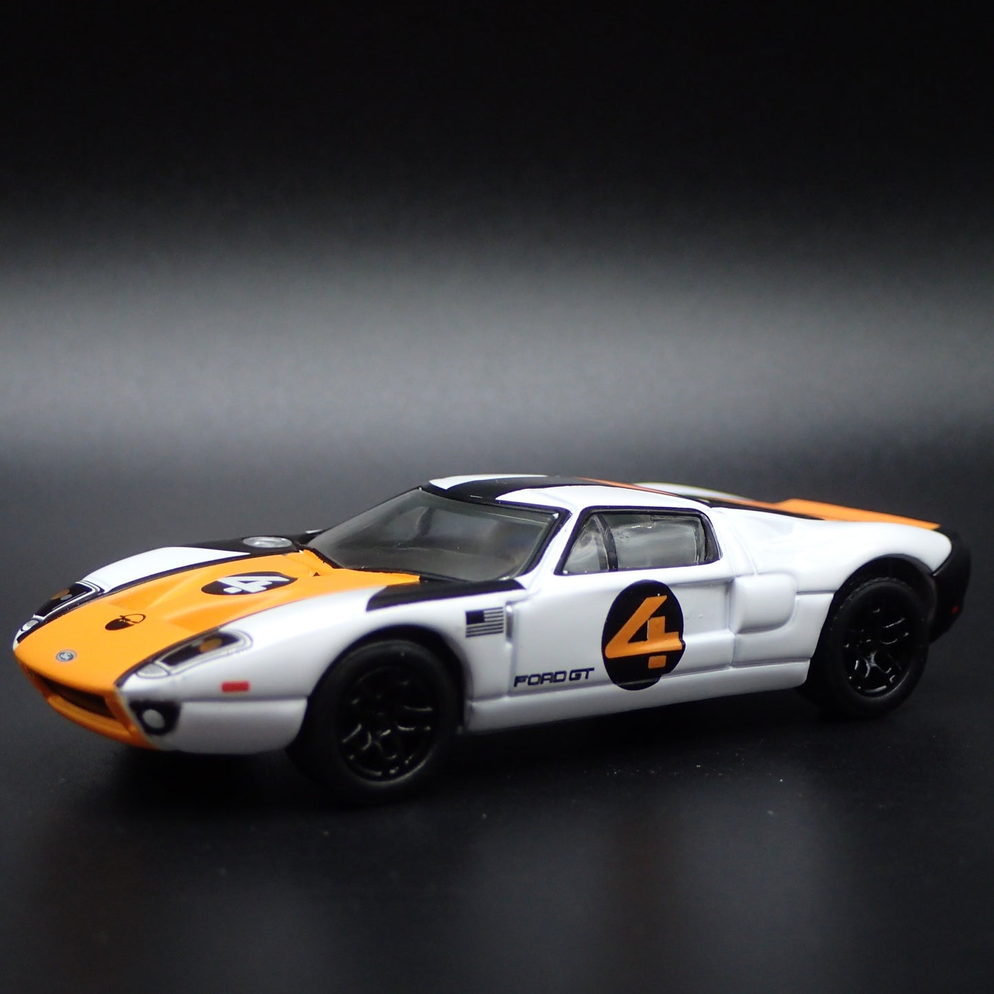 2005-2006 FORD GT SUPER CAR WHITE 1:64 SCALE COLLECTIBLE DIECAST MODEL CAR