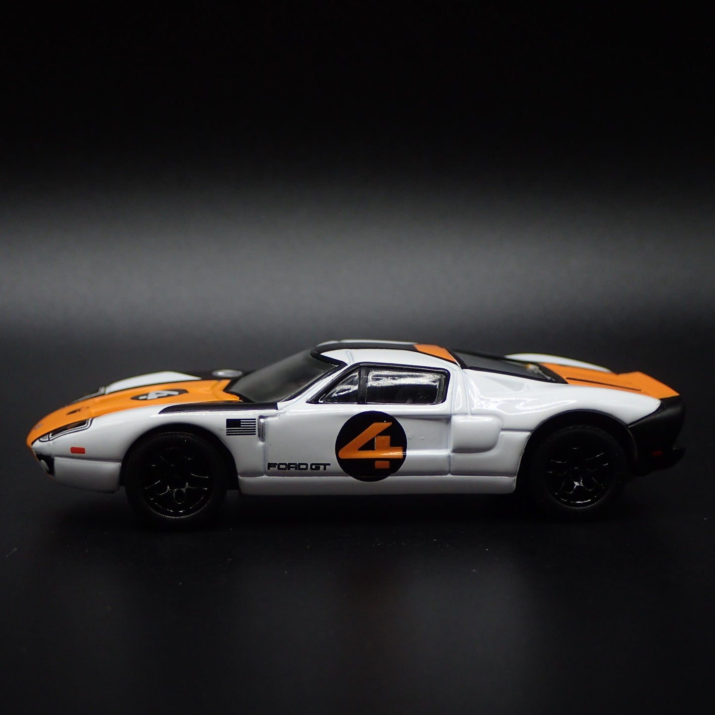 2005-2006 FORD GT SUPER CAR WHITE 1:64 SCALE COLLECTIBLE DIECAST MODEL CAR