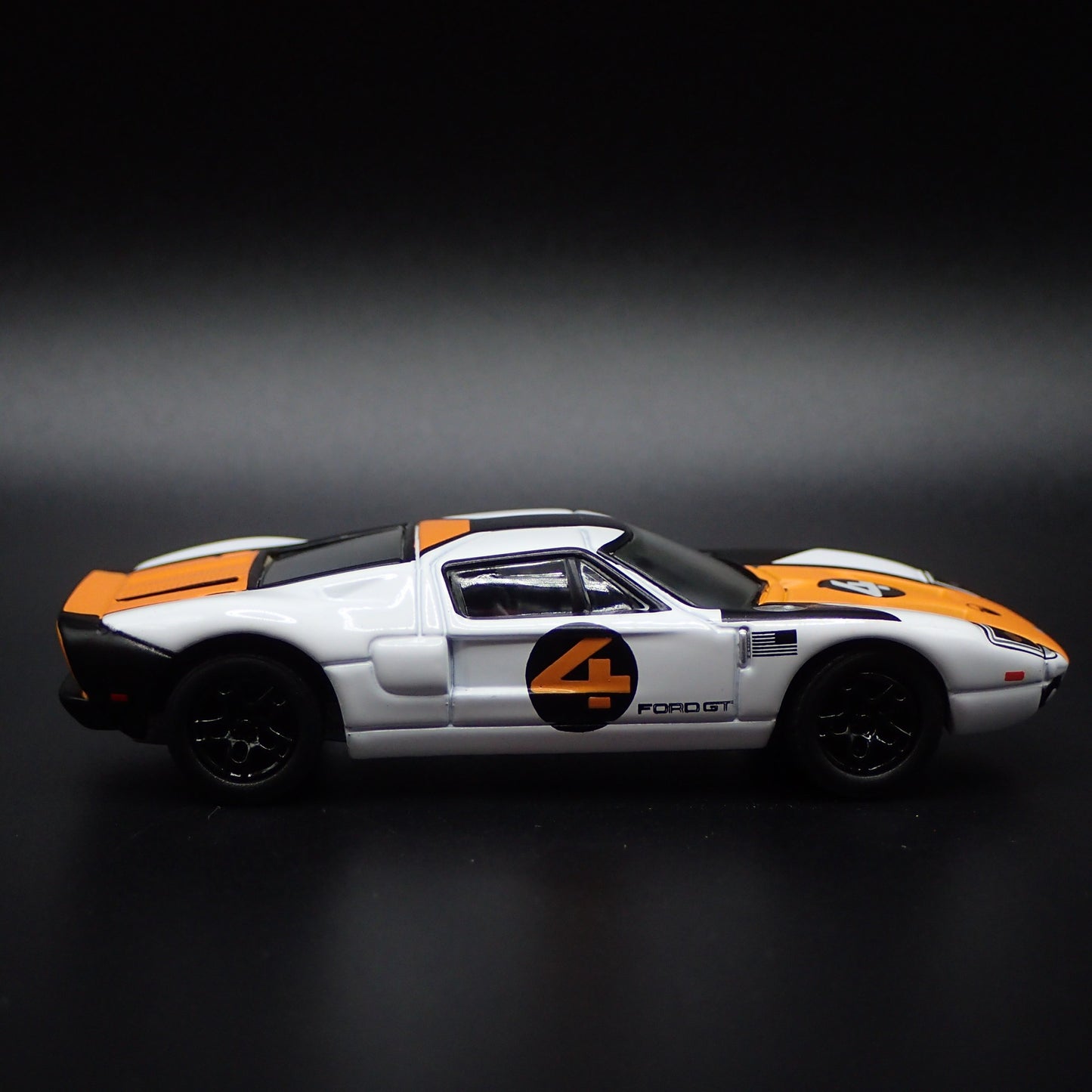 2005-2006 FORD GT SUPER CAR WHITE 1:64 SCALE COLLECTIBLE DIECAST MODEL CAR
