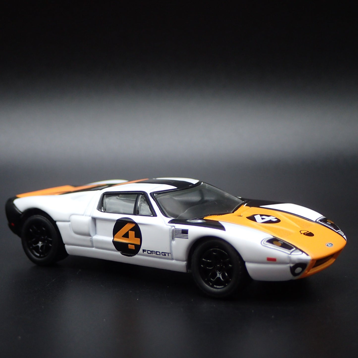 2005-2006 FORD GT SUPER CAR WHITE 1:64 SCALE COLLECTIBLE DIECAST MODEL CAR