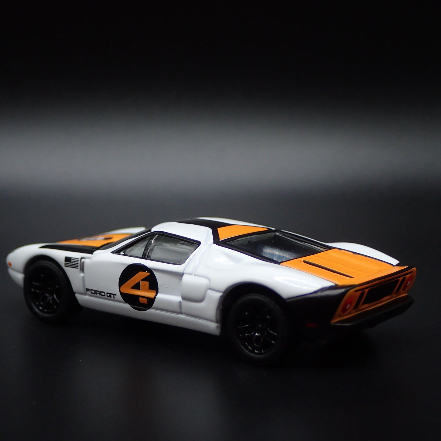 2005-2006 FORD GT SUPER CAR WHITE 1:64 SCALE COLLECTIBLE DIECAST MODEL CAR