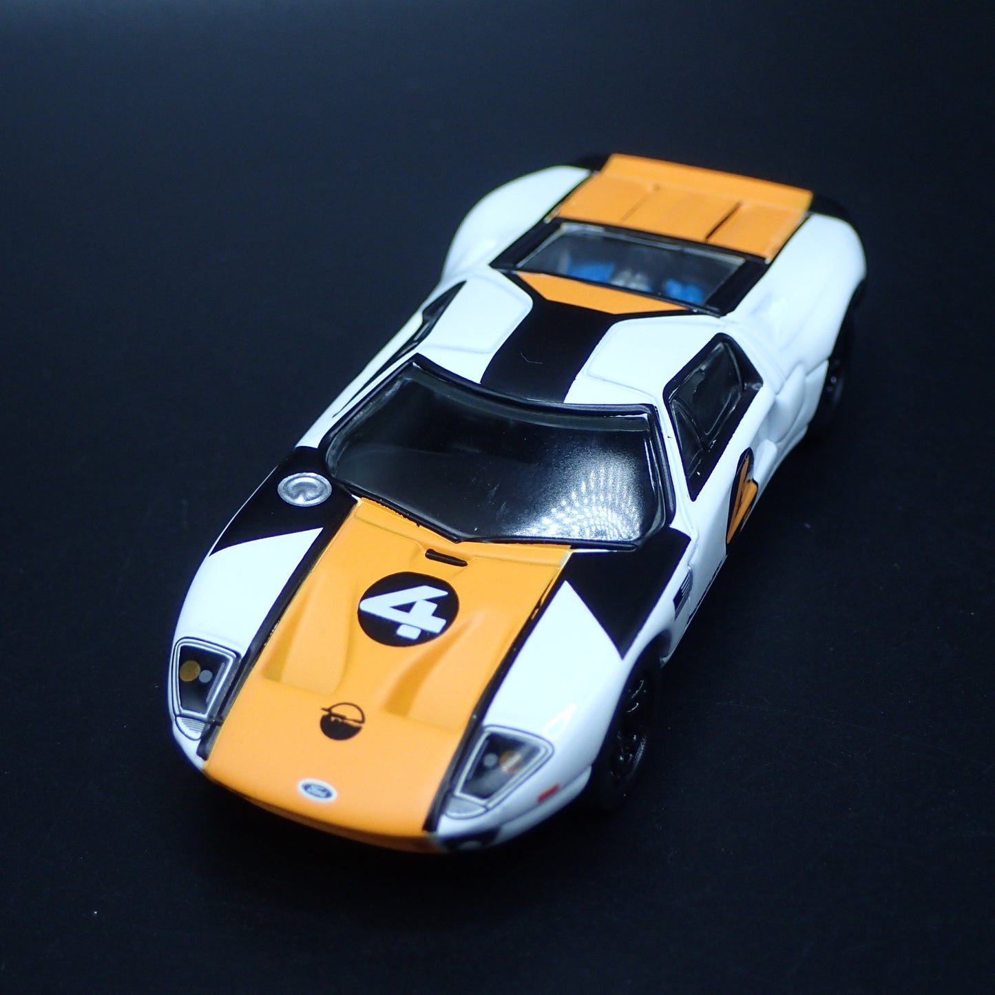 2005-2006 FORD GT SUPER CAR WHITE 1:64 SCALE COLLECTIBLE DIECAST MODEL CAR