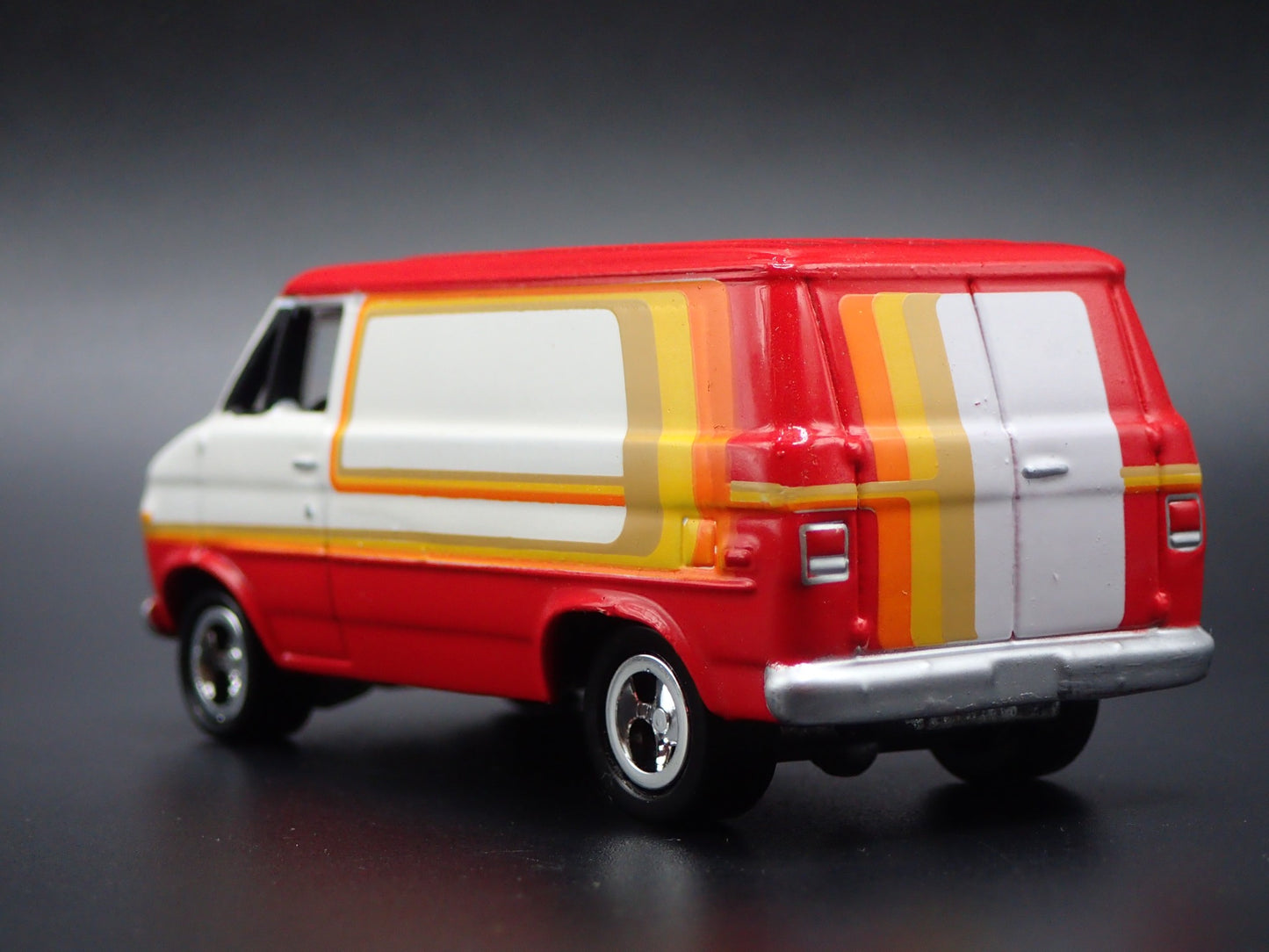 1971-1995 CHEVY CHEVROLET G20 VAN RED RARE 1:64 SCALE DIORAMA DIECAST MODEL CAR