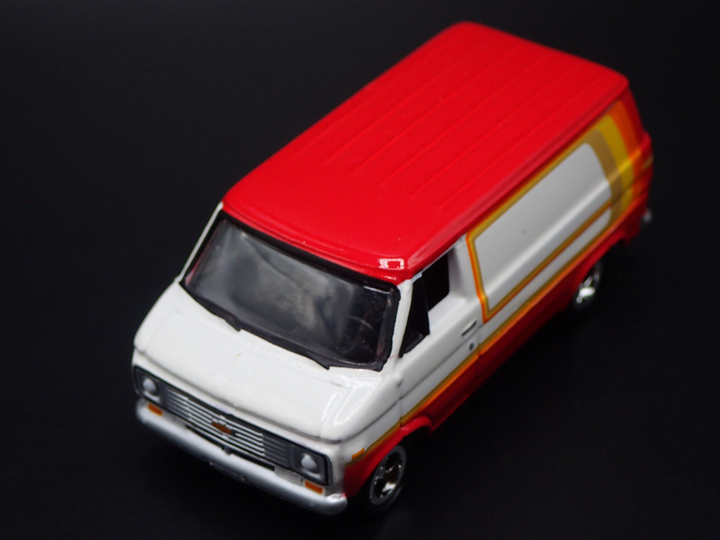 1971-1995 CHEVY CHEVROLET G20 VAN RED RARE 1:64 SCALE DIORAMA DIECAST MODEL CAR