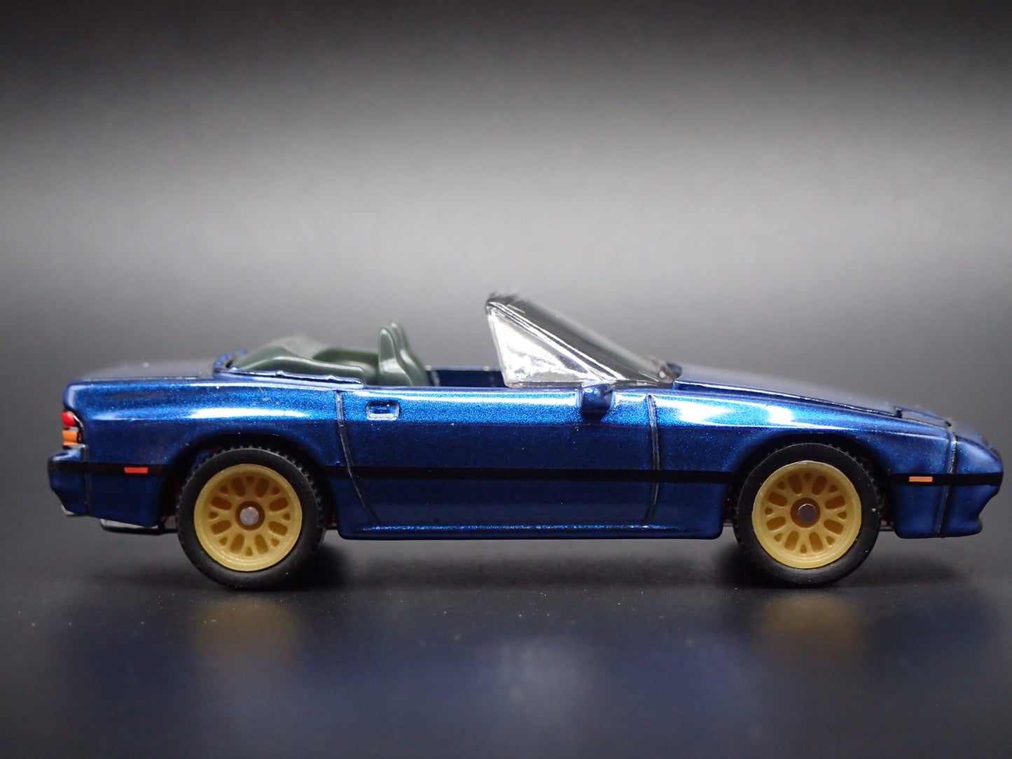 1988 MAZDA RX7 CONVERTIBLE JDM 1:64 SCALE COLLECTIBLE DIORAMA DIECAST MODEL CAR