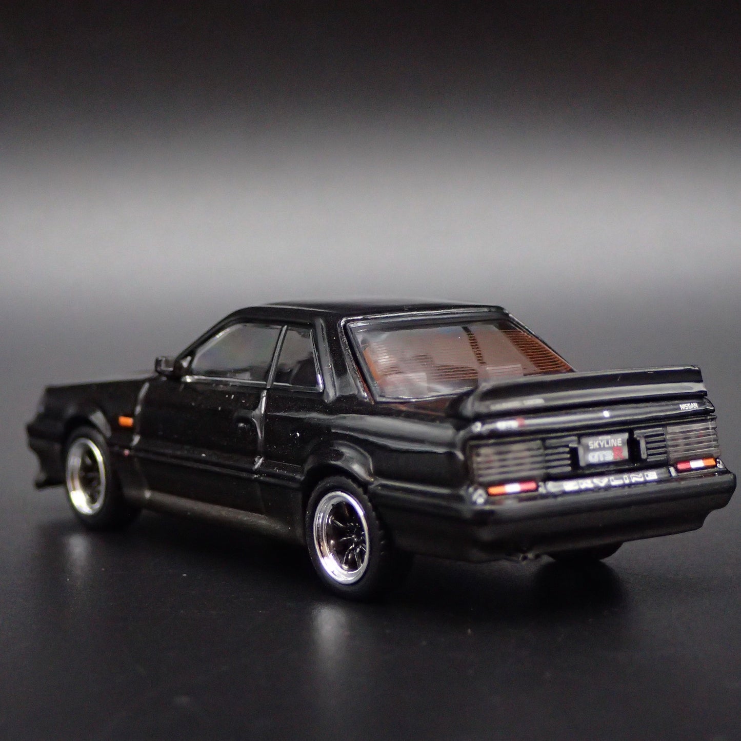 1985-1989 NISSAN SKYLINE GTS-R R31 RARE 1:64 SCALE DIORAMA DIECAST MODEL CAR