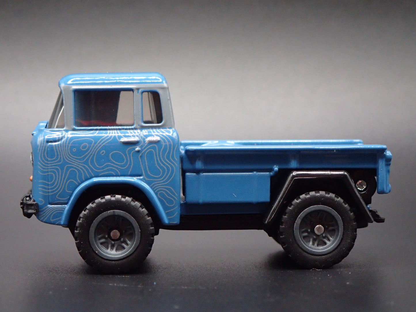 1956-1965 JEEP FC FORWARD CONTROL TRUCK 1:64 SCALE DIORAMA DIECAST MODEL CAR