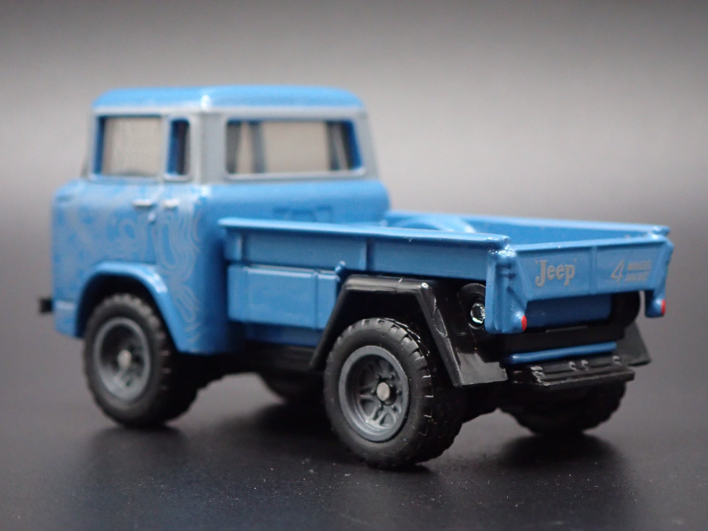 1956-1965 JEEP FC FORWARD CONTROL TRUCK 1:64 SCALE DIORAMA DIECAST MODEL CAR