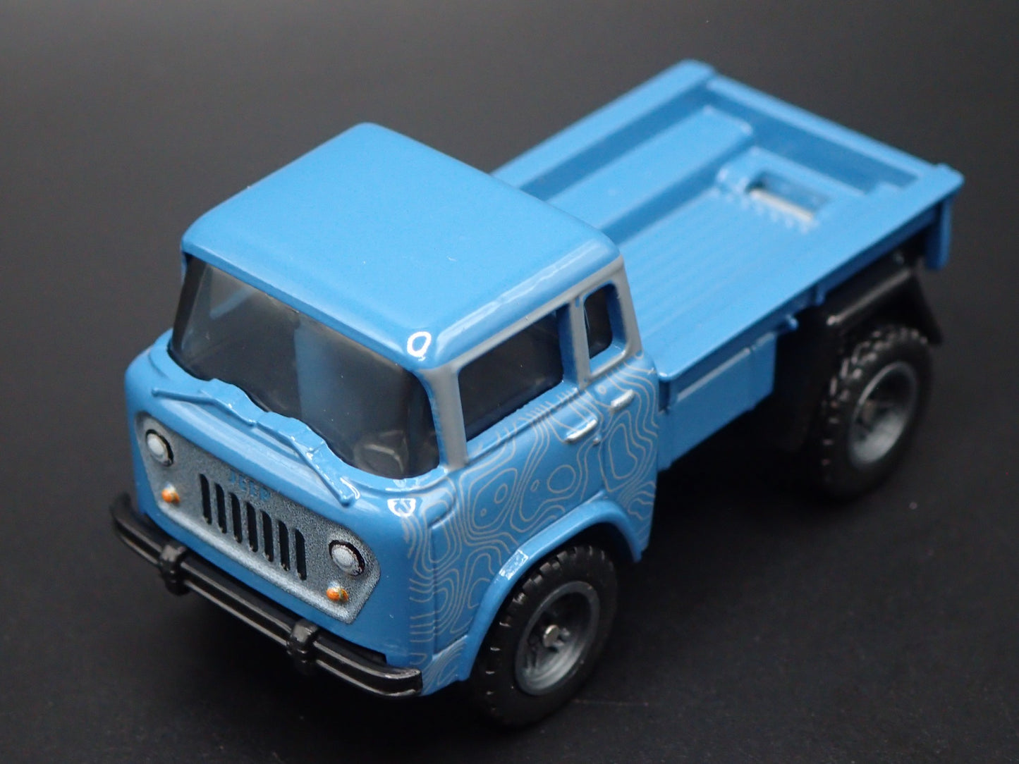 1956-1965 JEEP FC FORWARD CONTROL TRUCK 1:64 SCALE DIORAMA DIECAST MODEL CAR