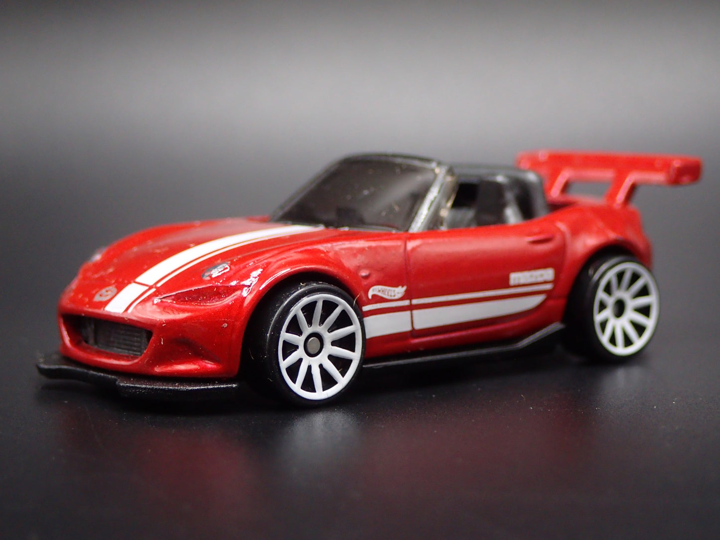 2015-2025 MAZDA MX5 MIATA CONVERTIBLE ND 1:64 SCALE DIORAMA DIECAST MODEL CAR
