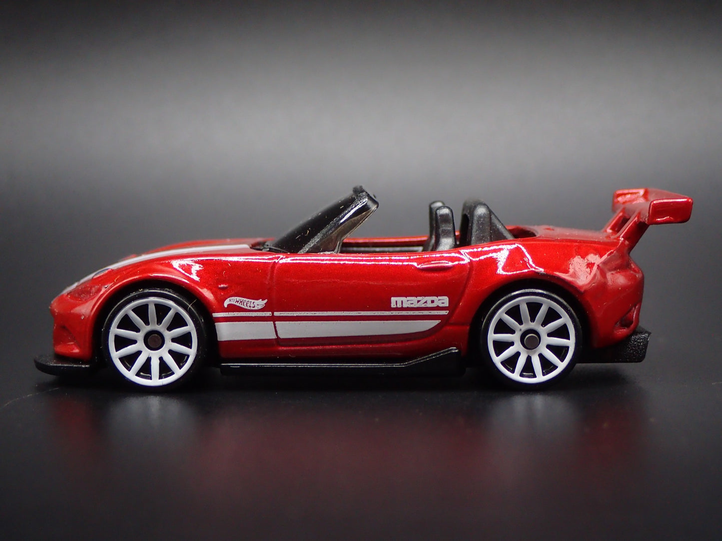 2015-2025 MAZDA MX5 MIATA CONVERTIBLE ND 1:64 SCALE DIORAMA DIECAST MODEL CAR