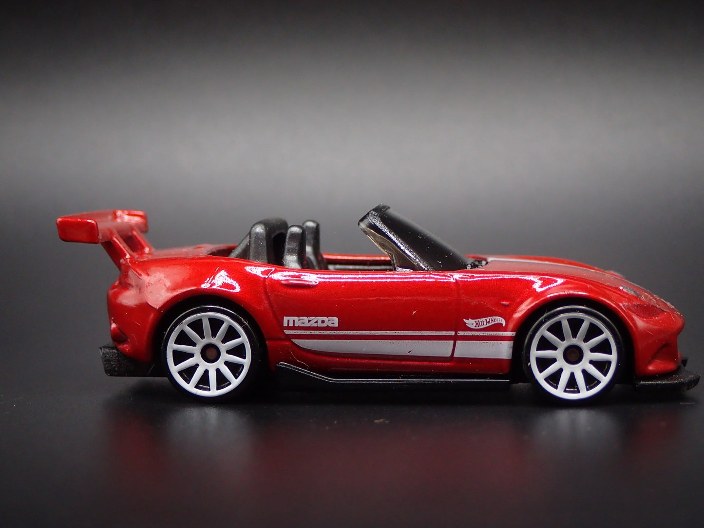 2015-2025 MAZDA MX5 MIATA CONVERTIBLE ND 1:64 SCALE DIORAMA DIECAST MODEL CAR