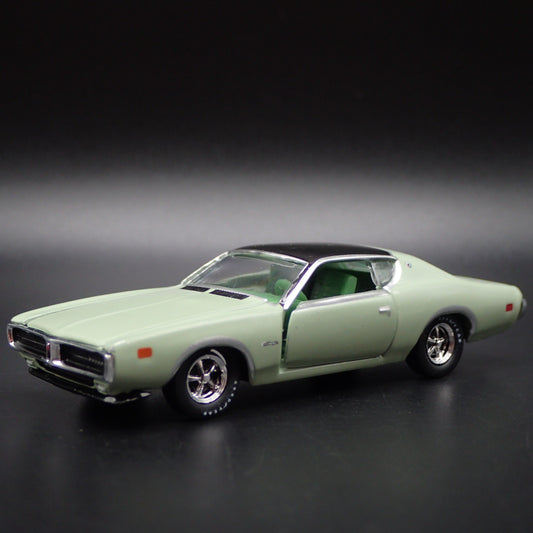 1971 71 DODGE CHARGER SE 383 1:64 SCALE COLLECTIBLE DIORAMA DIECAST MODEL CAR