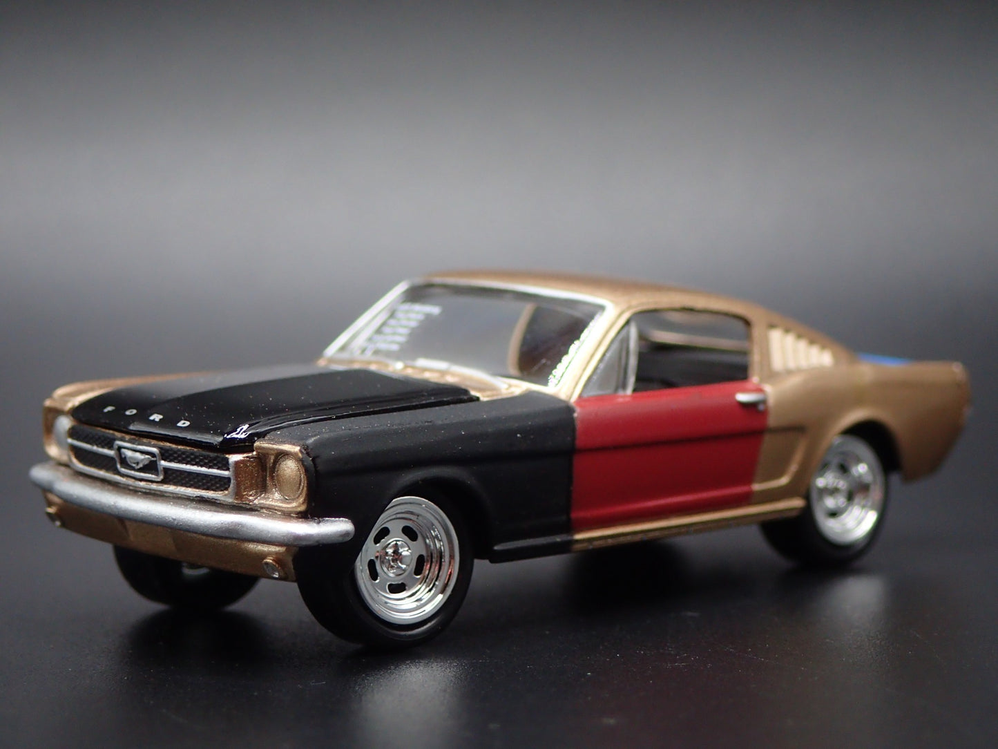 1965 65 FORD MUSTANG FASTBACK PROJECT 1:64 COLLECTIBLE DIORAMA DIECAST MODEL CAR