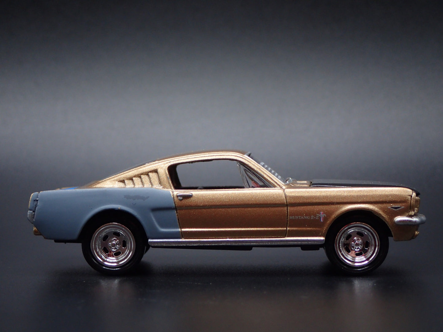 1965 65 FORD MUSTANG FASTBACK PROJECT 1:64 COLLECTIBLE DIORAMA DIECAST MODEL CAR