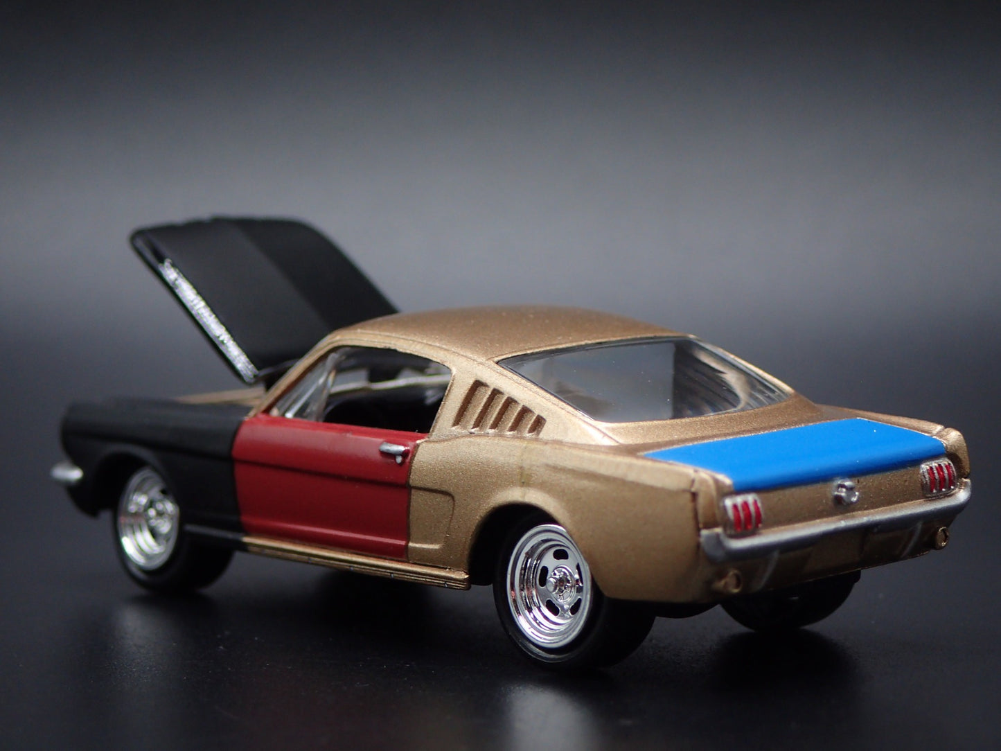 1965 65 FORD MUSTANG FASTBACK PROJECT 1:64 COLLECTIBLE DIORAMA DIECAST MODEL CAR