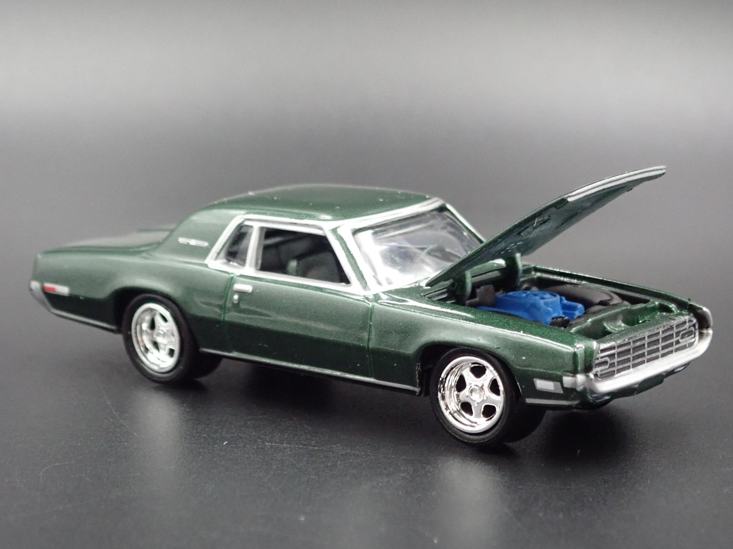 1968 68 FORD THUNDERBIRD TBIRD GREEN 1/64 SCALE COLLECTIBLE DIECAST MODEL CAR