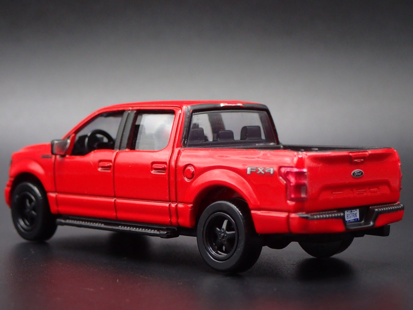 2015-2020 FORD F150 LARIAT PICKUP TRUCK RED 1:64 SCALE DIORAMA DIECAST MODEL CAR