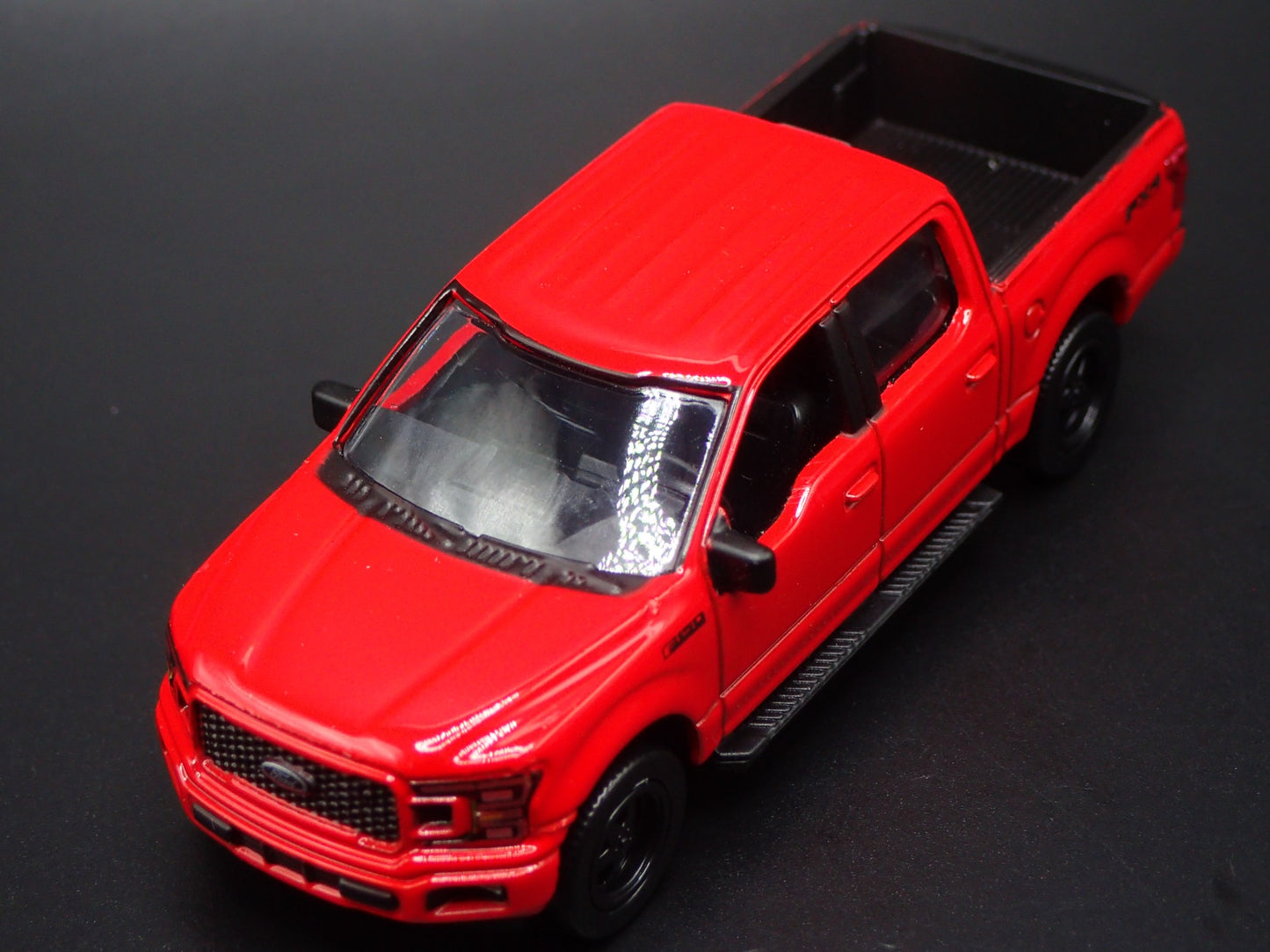 2015-2020 FORD F150 LARIAT PICKUP TRUCK RED 1:64 SCALE DIORAMA DIECAST MODEL CAR
