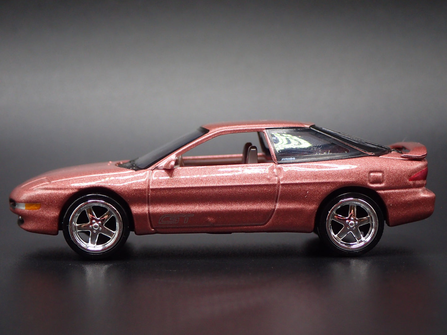 1995 95 FORD PROBE GT ROSE 1:64 SCALE COLLECTIBLE DIORAMA DIECAST MODEL CAR