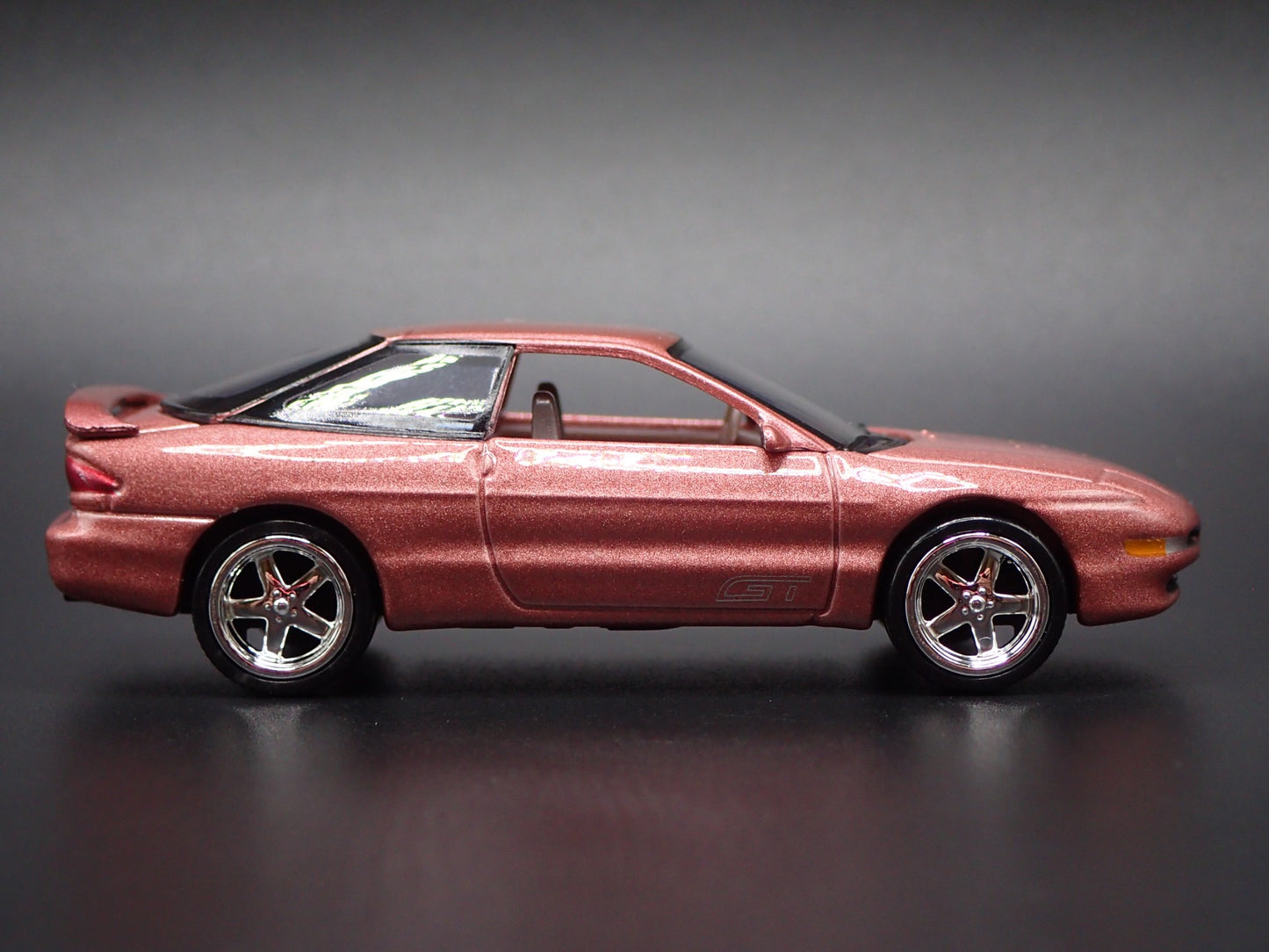 1995 95 FORD PROBE GT ROSE 1:64 SCALE COLLECTIBLE DIORAMA DIECAST MODEL CAR