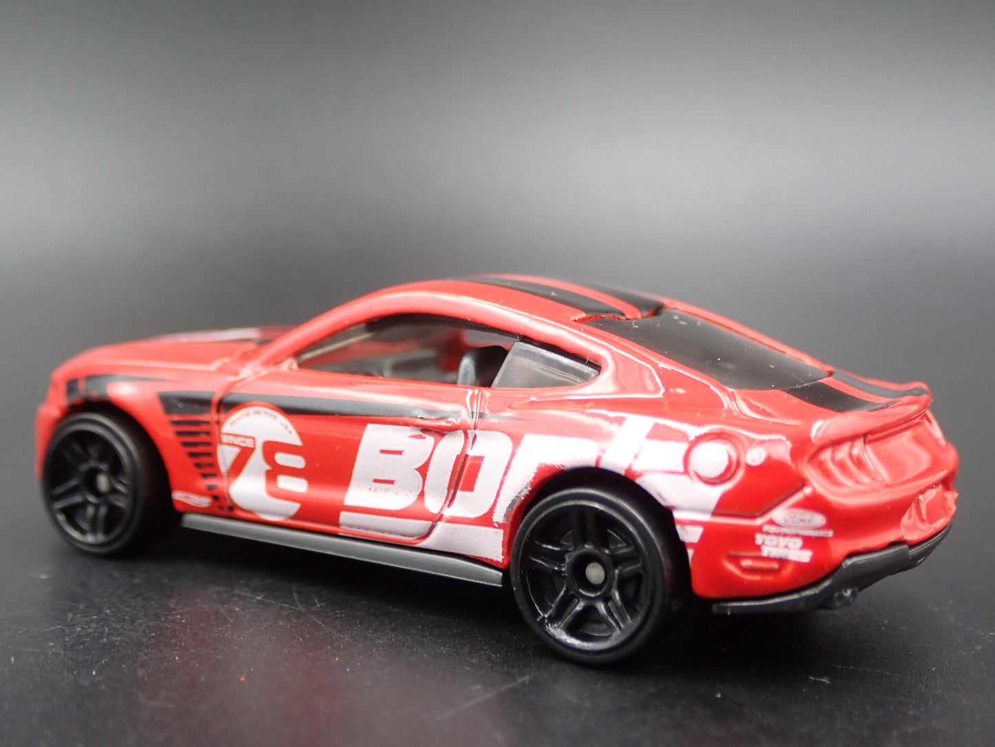 2018-2023 FORD MUSTANG GT BORLA 1:64 SCALE DIORAMA COLLECTIBLE DIECAST MODEL CAR