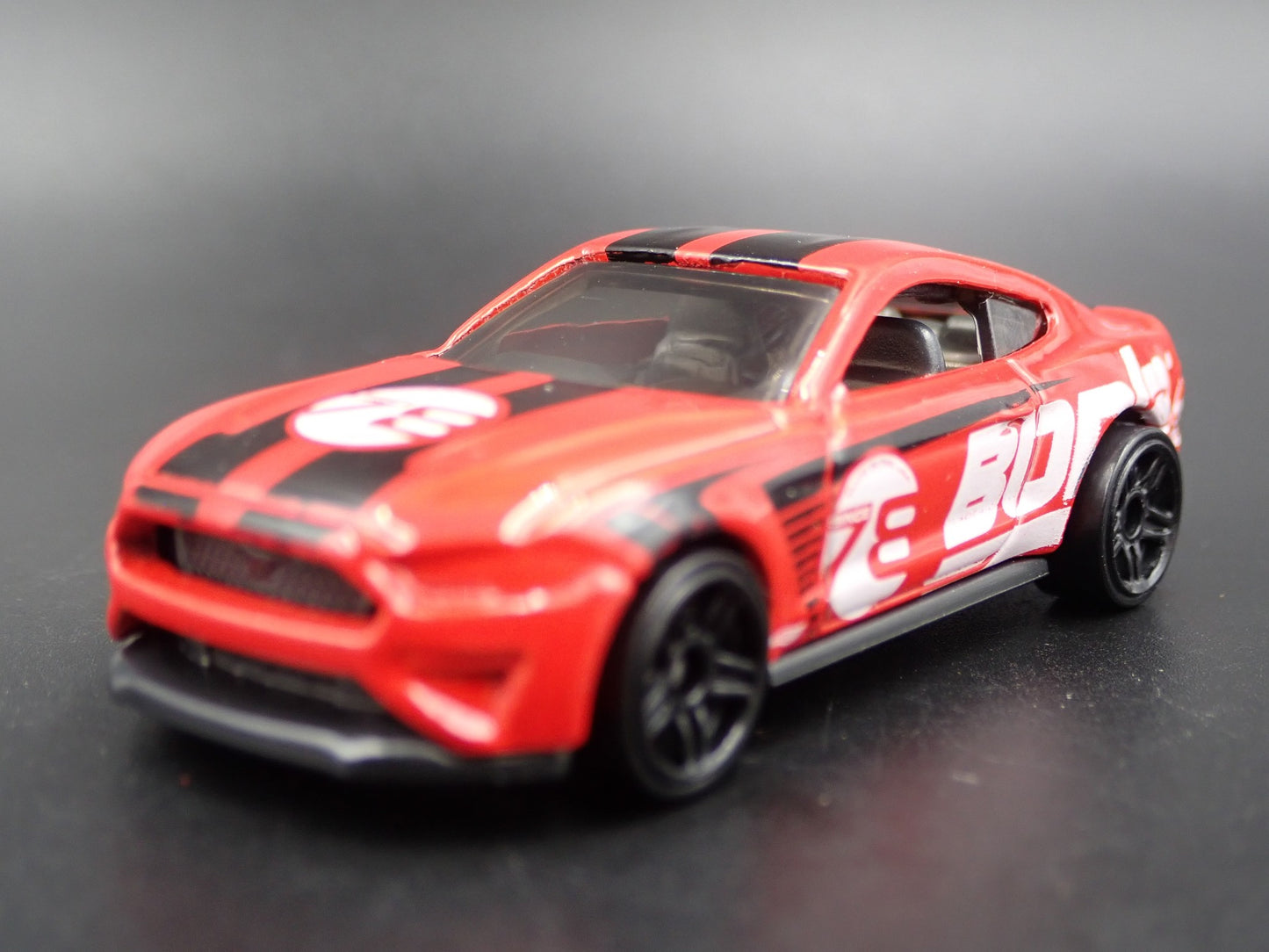 2018-2023 FORD MUSTANG GT BORLA 1:64 SCALE DIORAMA COLLECTIBLE DIECAST MODEL CAR