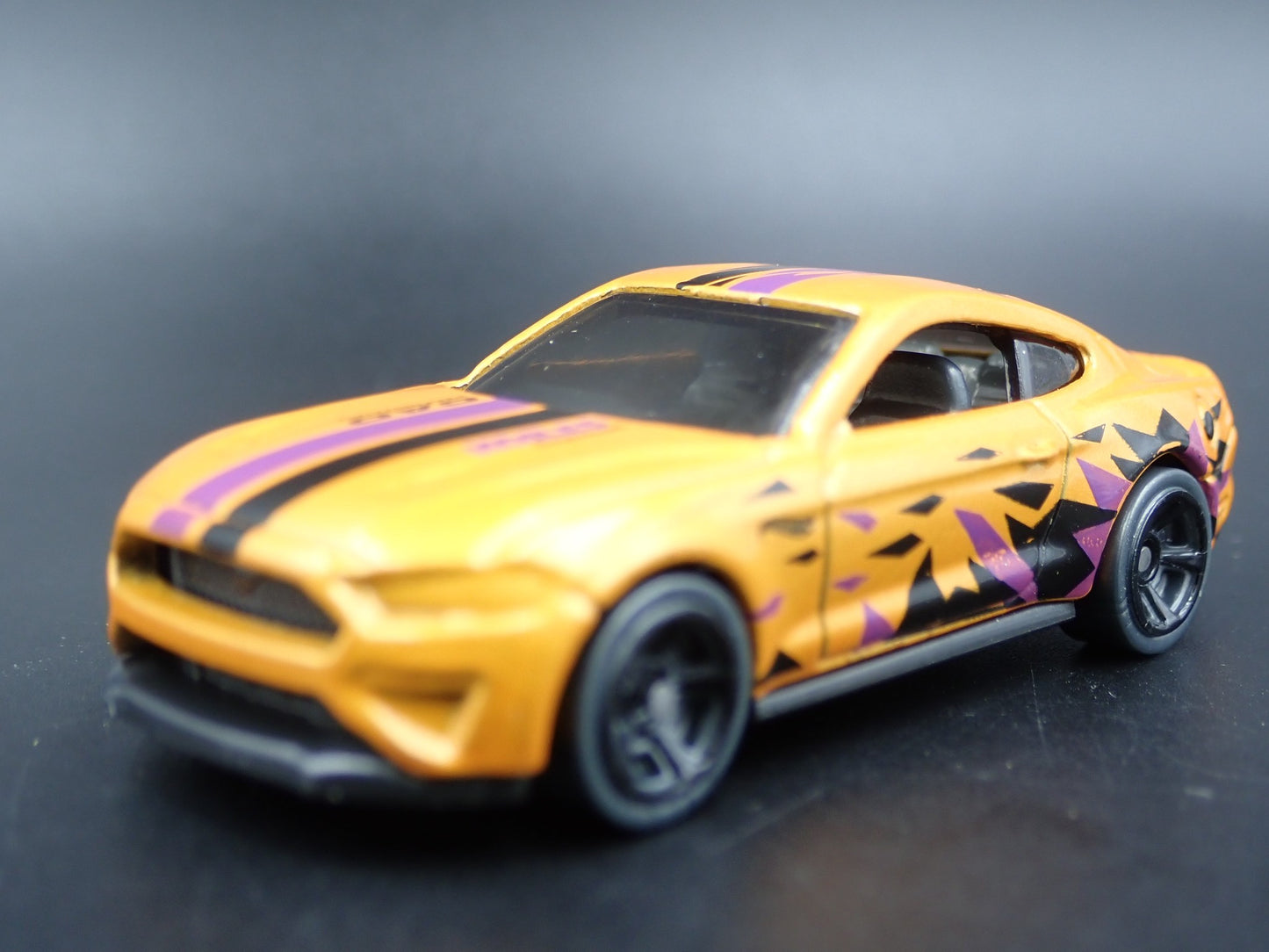 2018-2023 FORD MUSTANG GT ORANGE 1:64 SCALE COLLECTIBLE DIECAST MODEL CAR