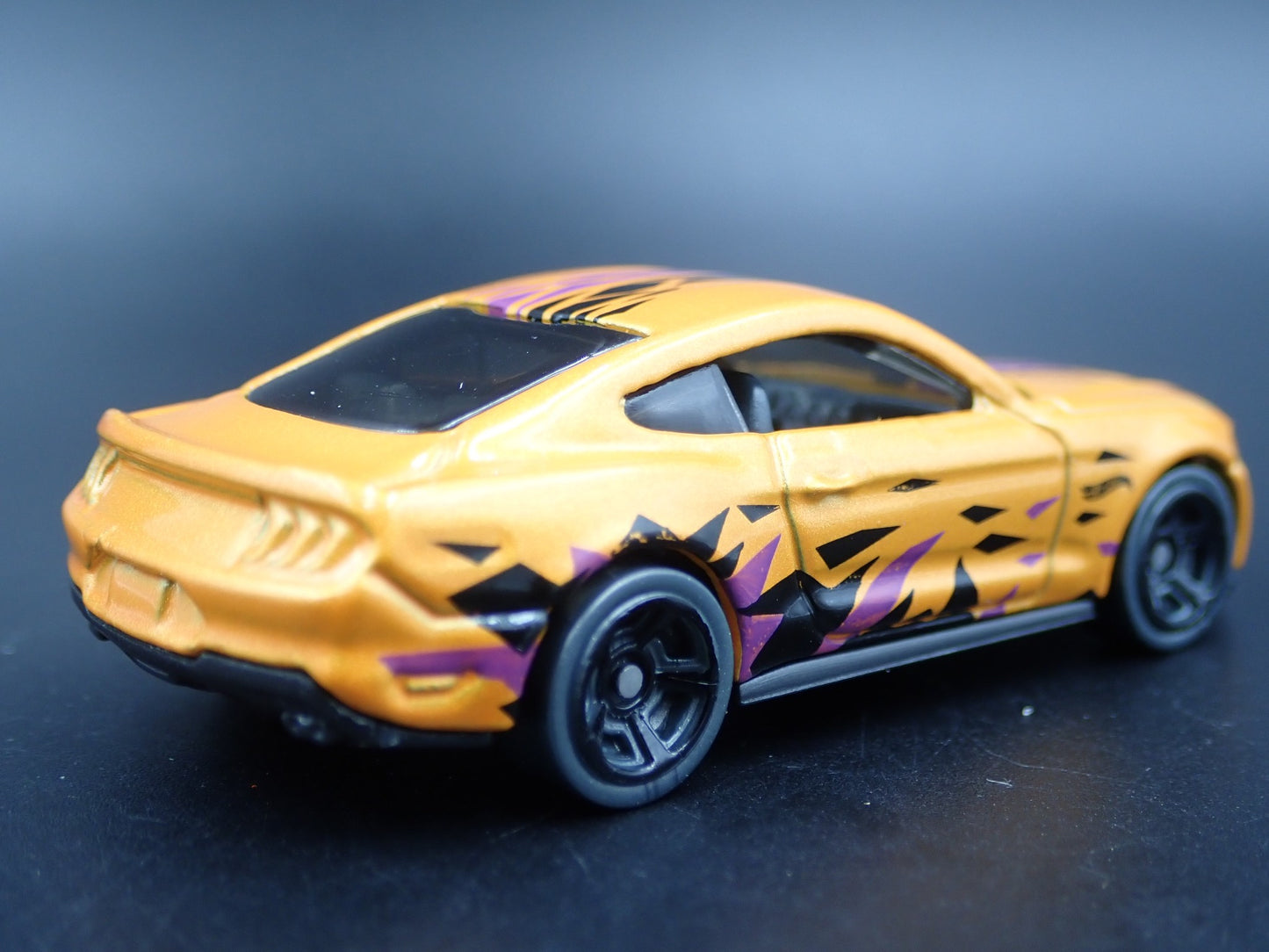 2018-2023 FORD MUSTANG GT ORANGE 1:64 SCALE COLLECTIBLE DIECAST MODEL CAR