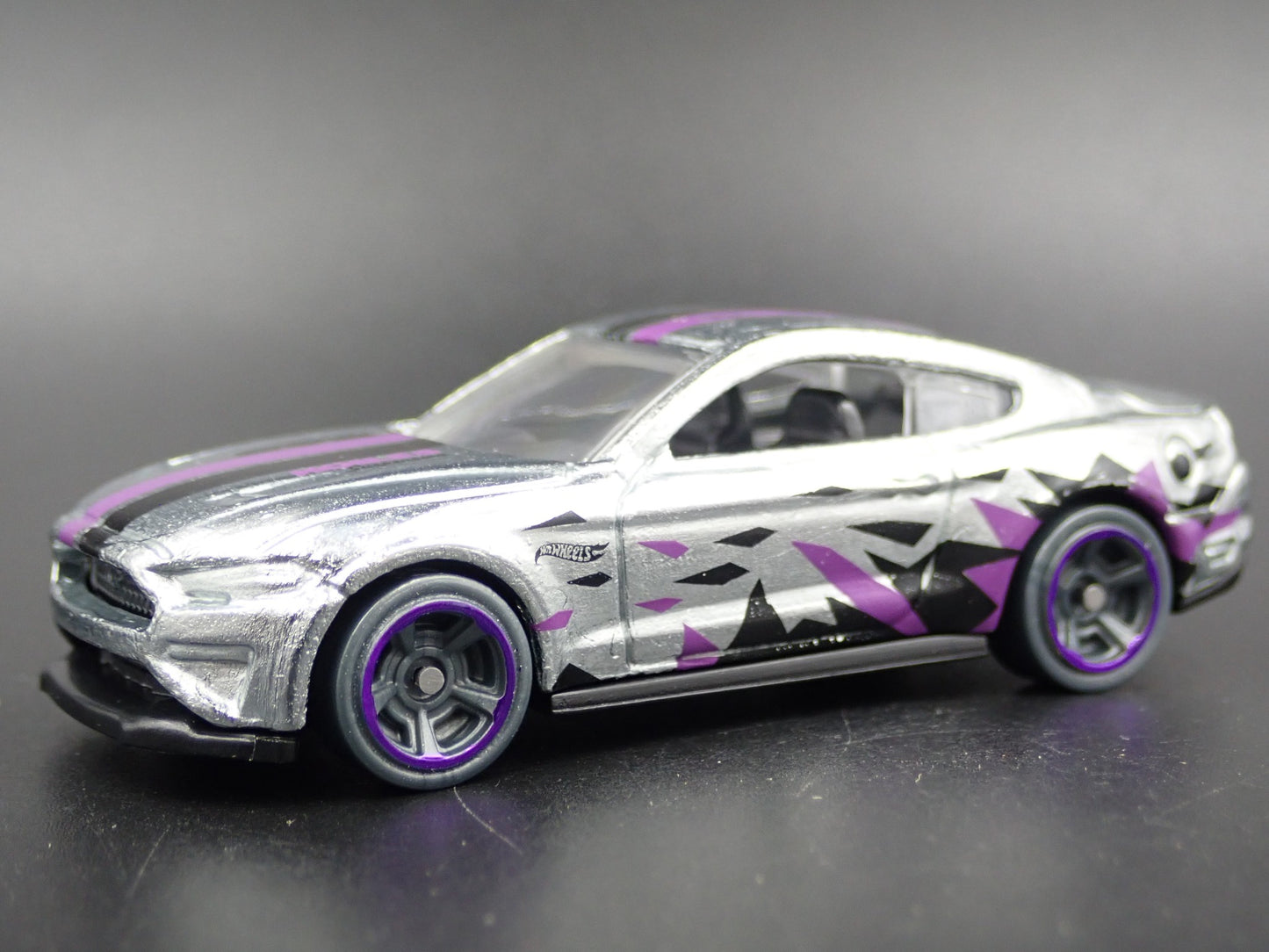 2018-2023 FORD MUSTANG GT SILVER RARE 1:64 SCALE COLLECTIBLE DIECAST MODEL CAR