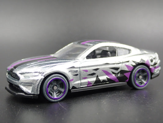 2018-2023 FORD MUSTANG GT SILVER RARE 1:64 SCALE COLLECTIBLE DIECAST MODEL CAR