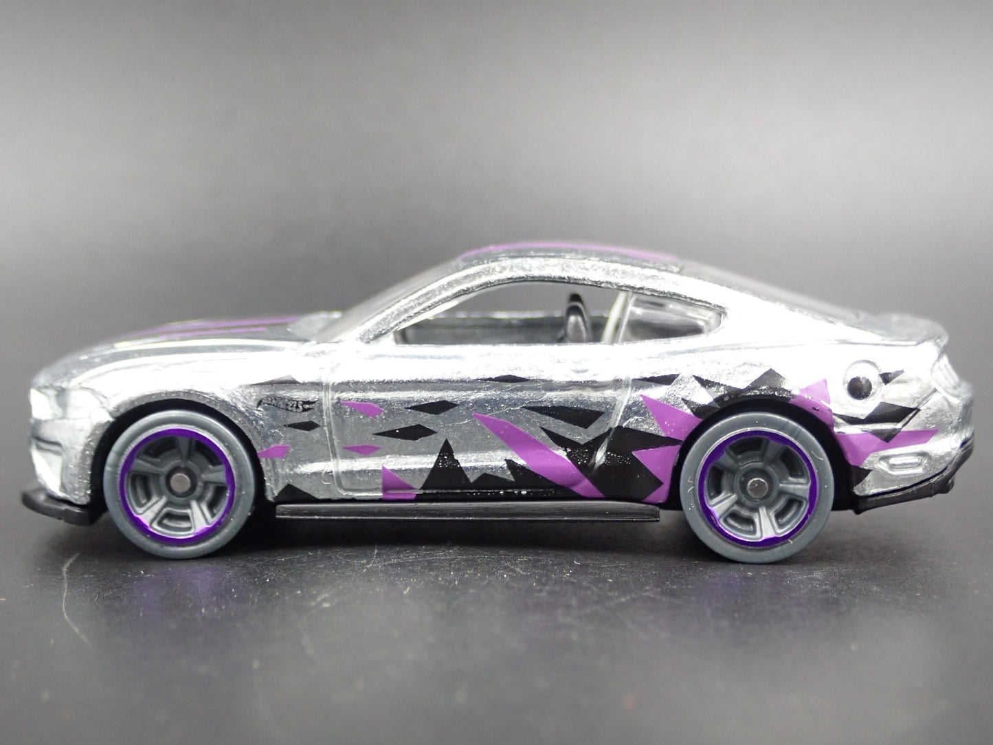 2018-2023 FORD MUSTANG GT SILVER RARE 1:64 SCALE COLLECTIBLE DIECAST MODEL CAR