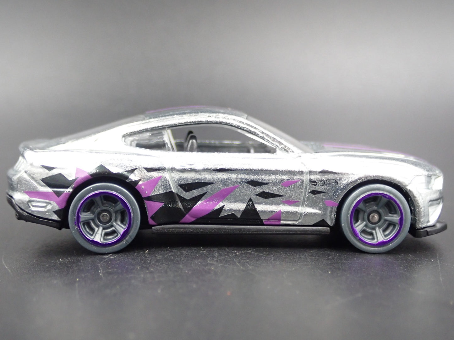 2018-2023 FORD MUSTANG GT SILVER RARE 1:64 SCALE COLLECTIBLE DIECAST MODEL CAR