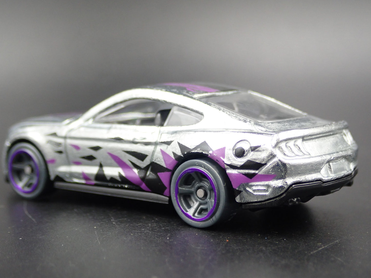 2018-2023 FORD MUSTANG GT SILVER RARE 1:64 SCALE COLLECTIBLE DIECAST MODEL CAR