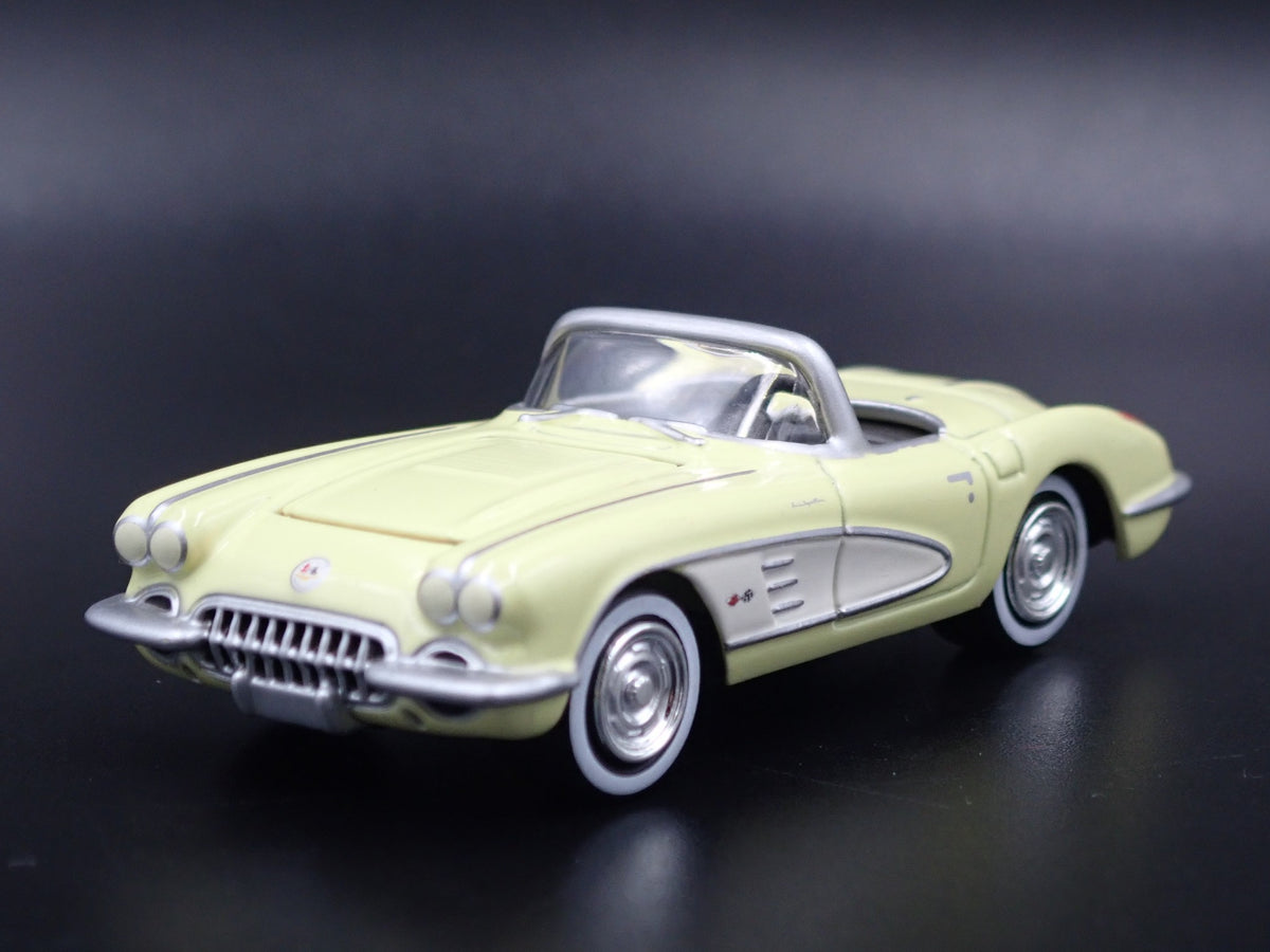 1958 58 CHEVY CHEVROLET CORVETTE CONVERTIBLE 1:64 SCALE DIECAST MODEL CAR