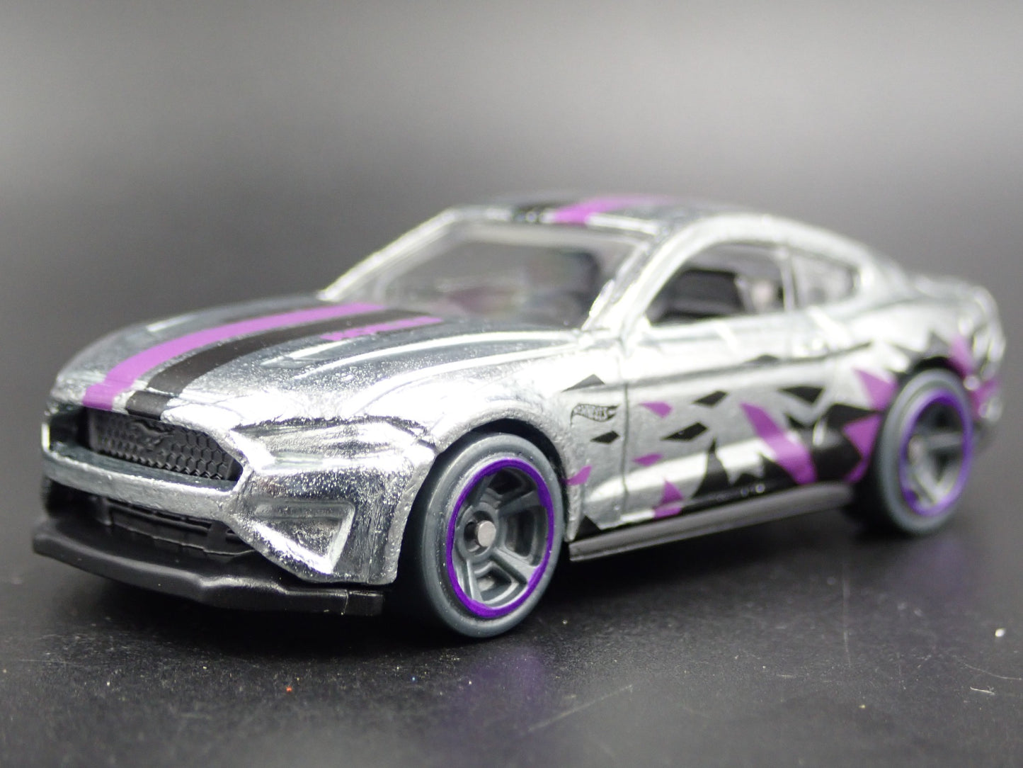 2018-2023 FORD MUSTANG GT SILVER RARE 1:64 SCALE COLLECTIBLE DIECAST MODEL CAR