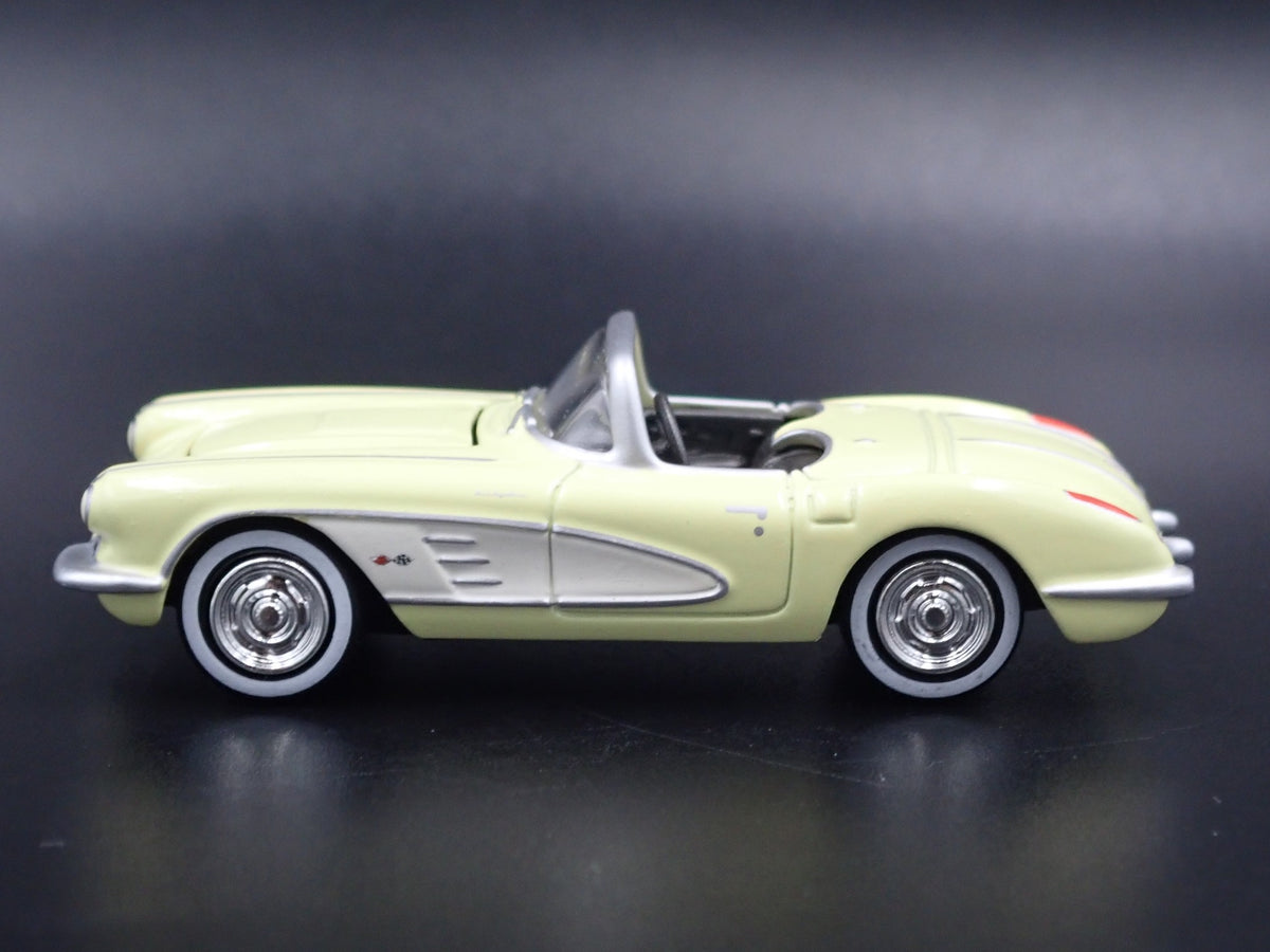 1958 58 CHEVY CHEVROLET CORVETTE CONVERTIBLE 1:64 SCALE DIECAST MODEL CAR