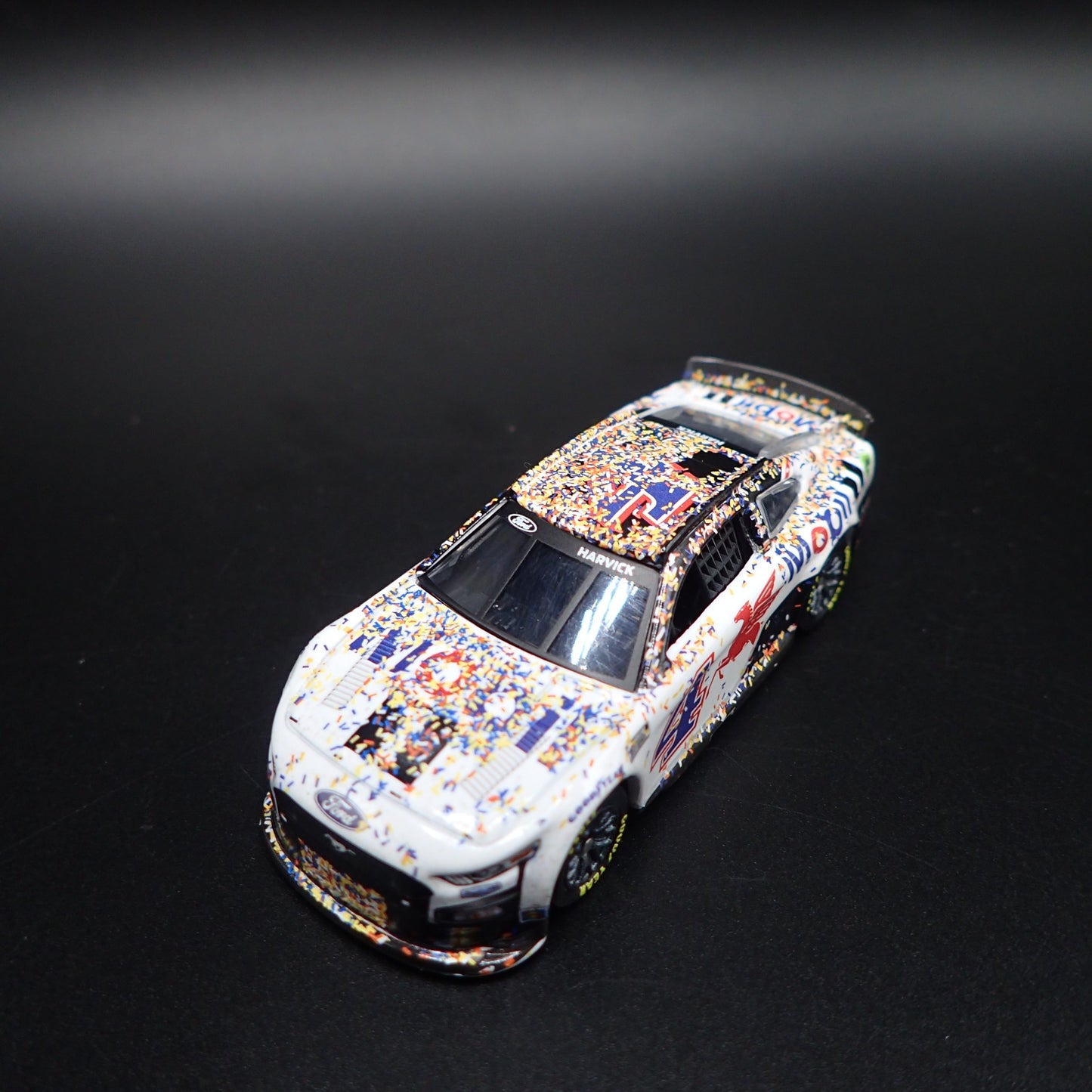 2022 FORD MUSTANG 4 KEVIN HARVICK MOBIL 1 NASCAR RICH WIN 1:64 DIECAST MODEL CAR