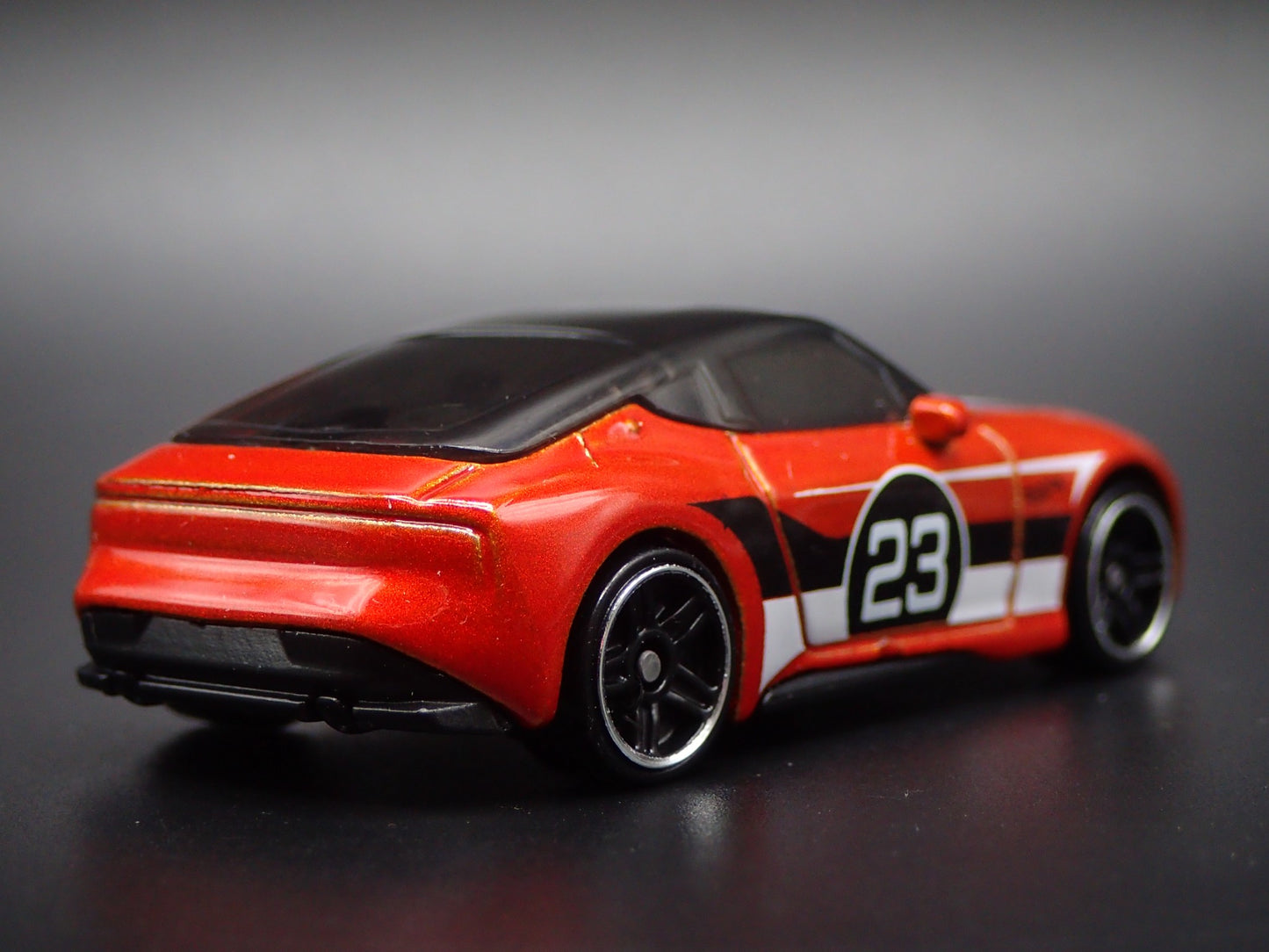 2023 - 2026 NISSAN Z ORANGE 1:64 SCALE COLLECTIBLE DIORAMA DIECAST MODEL CAR