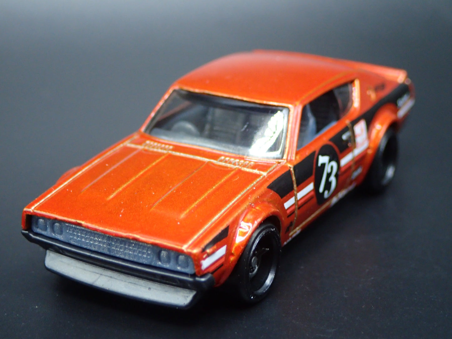 1972-1973 NISSAN SKYLINE 2000 GTR ORANGE 1:64 SCALE DIORAMA DIECAST MODEL CAR