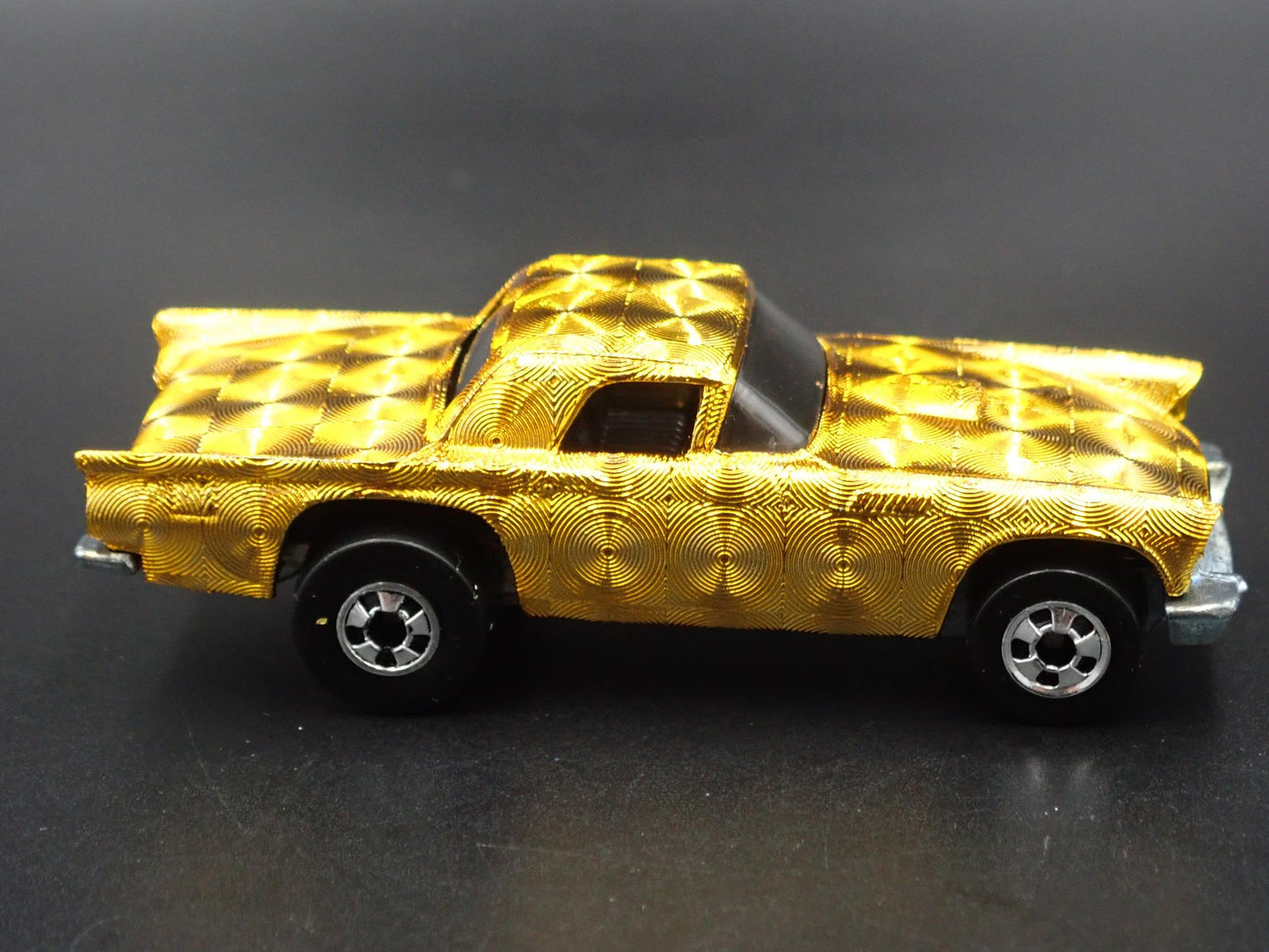 1957 57 FORD THUNDERBIRD TBIRD 1:64 SCALE COLLECTIBLE DIORAMA DIECAST MODEL CAR