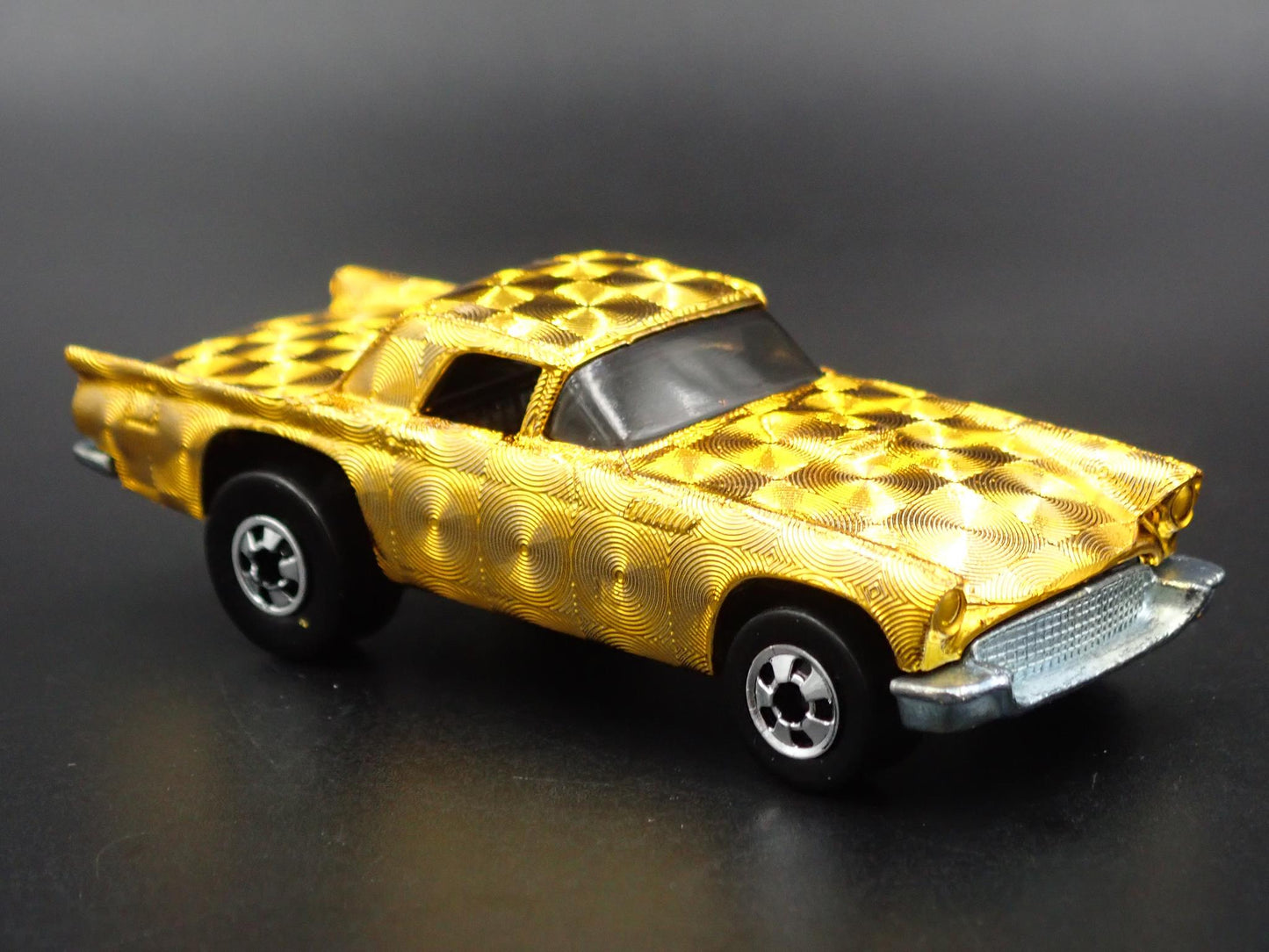 1957 57 FORD THUNDERBIRD TBIRD 1:64 SCALE COLLECTIBLE DIORAMA DIECAST MODEL CAR