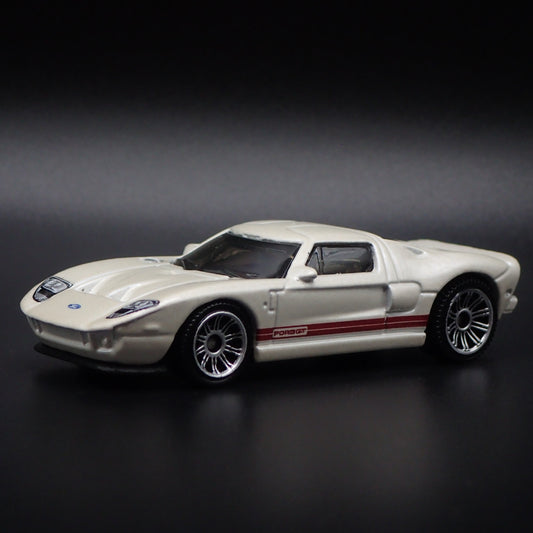 2005-2006 FORD GT SUPER CAR WHITE 1:64 SCALE COLLECTIBLE DIECAST MODEL CAR